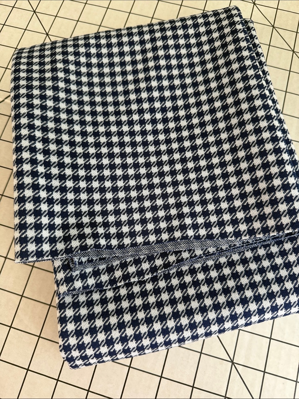 Vintage Navy & White Houndstooth Polyester Double Knit Fabric 1 Yard x 62”
